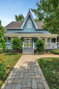 18 QUEEN STREET, Prince Edward County, Ontario K0K 2T0, Canada