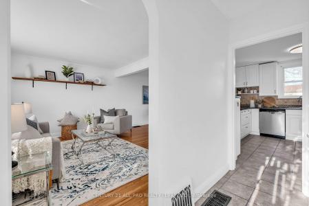 154 MUNROE STREET, Cobourg, オンタリオ K9A 1C1, カナダ