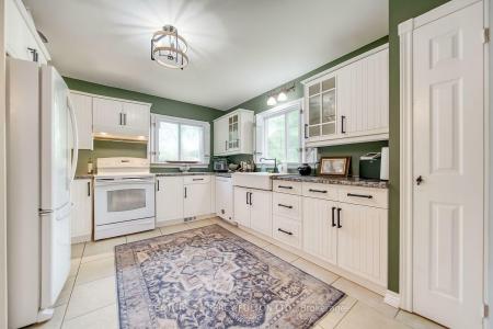 744 WILLIAM STREET, Innisfil, オンタリオ L9S 2G3, カナダ
