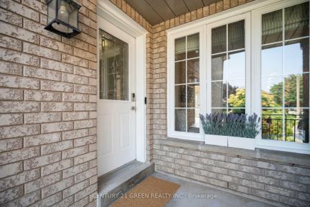 102 NISKA DRIVE, Hamilton, 온타리오주 L8B 0M8, 캐나다