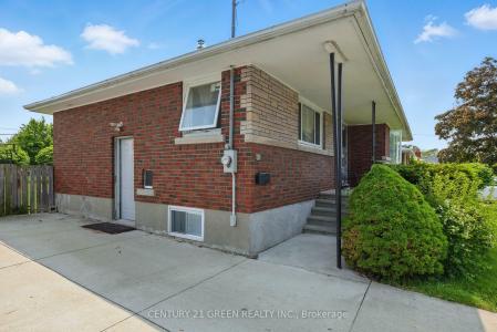 42 BLOOMFIELD AVENUE, St. Catharines, 安大略省 L2P 1X3, 加拿大