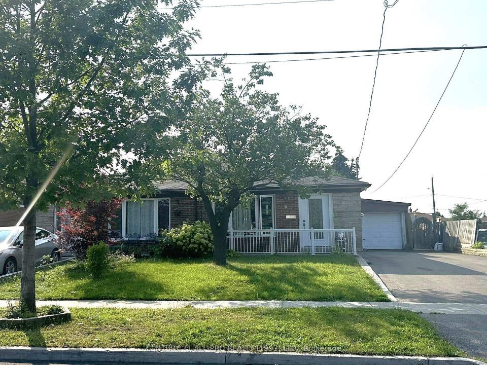 84 GOLDSBORO ROAD, Toronto, Ontario M9L 1A7, Canada