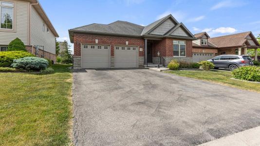 11 AARON TRAIL, Welland, Ontario L3B 6G4, Kanada