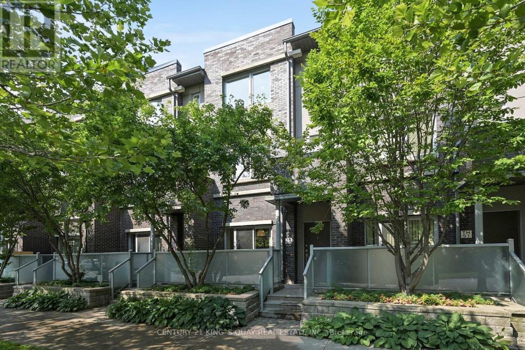 315 VILLAGE GREEN SQUARE, Toronto (agincourt South-malvern West), Ontario M1S 0L2, Canada
