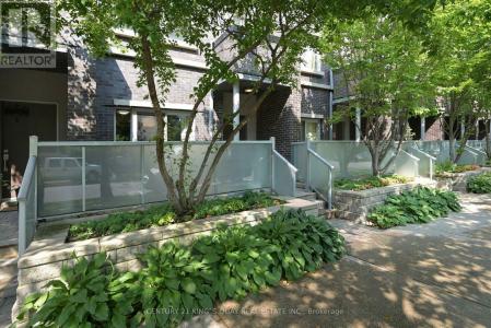 315 VILLAGE GREEN SQUARE, Toronto (agincourt South-malvern West), Ontario M1S 0L2, Canada