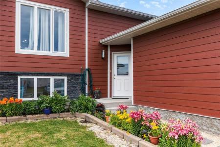 9 CRESCENTWOOD DRIVE, Steinbach, Manitoba R5G 2P9, Canadá