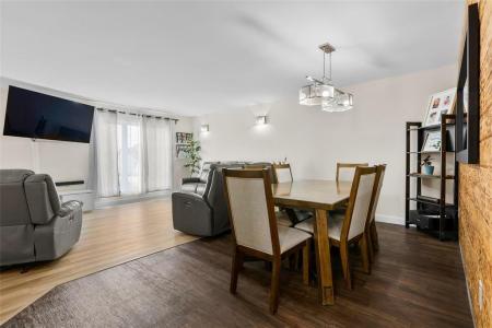 9 CRESCENTWOOD DRIVE, Steinbach, Manitoba R5G 2P9, Canadá