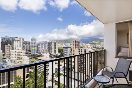 201 Ohua Ave. #1906 T1, Honolulu, Hawaii 96815, USA
