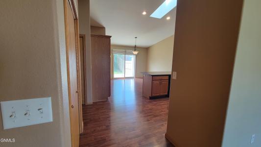 1119 Lakota Lane, Lincoln, Dakota Północna 58504, USA