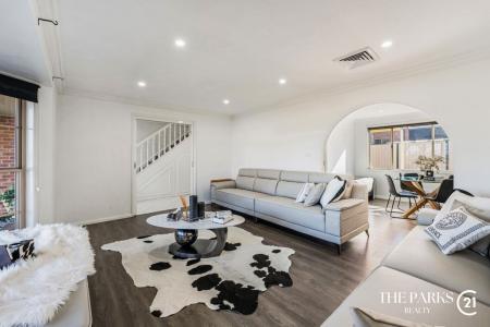 10 Norn Close, Greenfield Park, NSW 2176, Australia