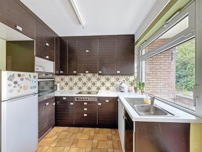Avenue Peltzer 8 3, Verviers, 4800, Belgium