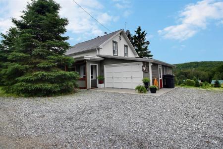 917  Rg Notre-Dame-des-Champs, Pohénégamook, Québec G0L 1J0, Canada