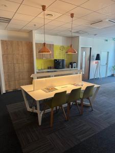 Aviatická, Praha, území Hlavního města Prahy 16100, Czech Republic