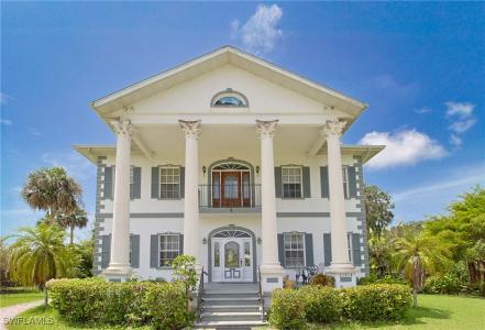 21810 Pearl Street, Alva, Florida 33920, USA