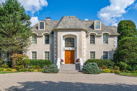 9 Meadow Court, Montville, New Jersey 07045