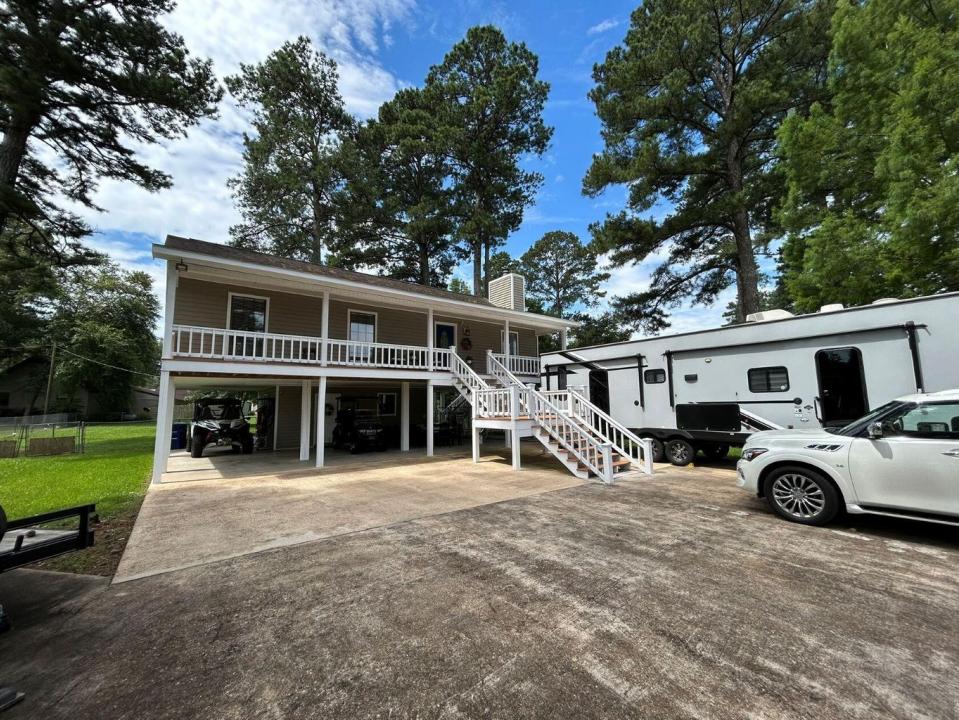 591 Rivermont Dr, Pickensville, Alabama 35447
