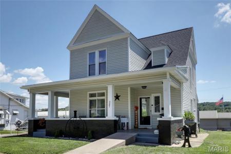 3301 Saint Charles Street, Hannibal, Missouri 63401, USA