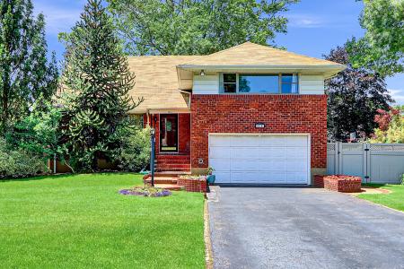 1016 Old Britton Road, North Bellmore, NY 11710, USA