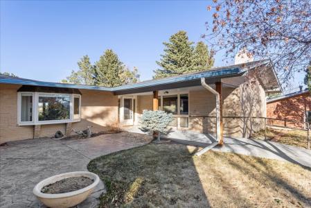 714 E Ole Maverick Road, Cheyenne, Wyoming 82009, USA