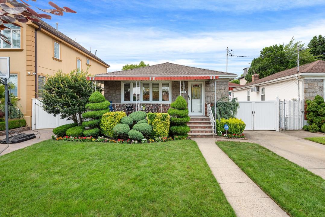 91-23 156th Avenue, Howard Beach, New York 11414, États-Unis