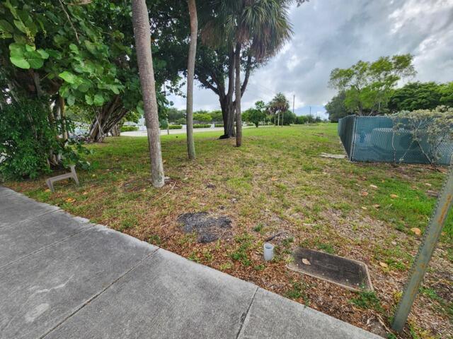 # Lawrence, Boynton Beach, Florida 33436