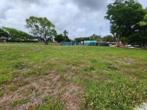 # Lawrence, Boynton Beach, Florida 33436