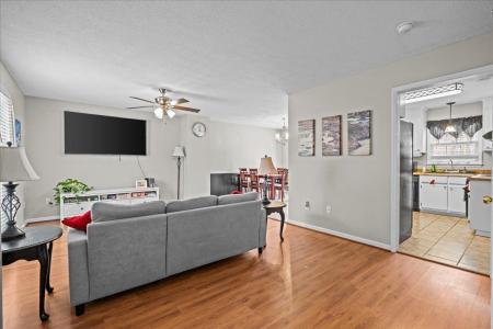 211 Alpine Way, Greenwood, Güney Karolina 29649, Amerika Birleşik Devletleri