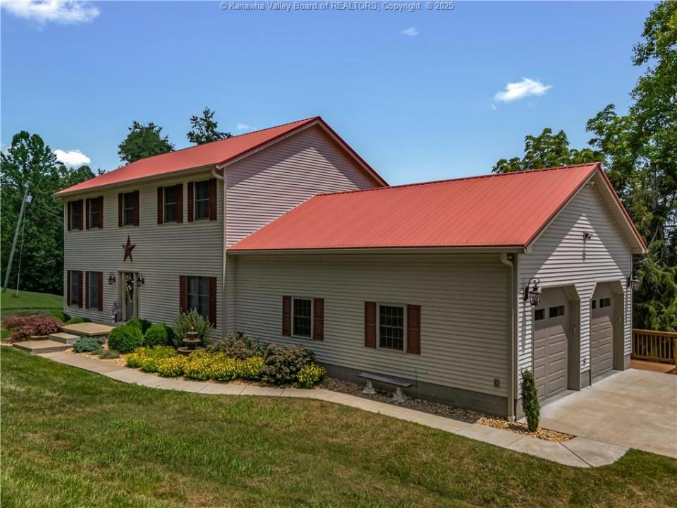 1437 Statts Mills Rd., Ripley, West Virginia 25271