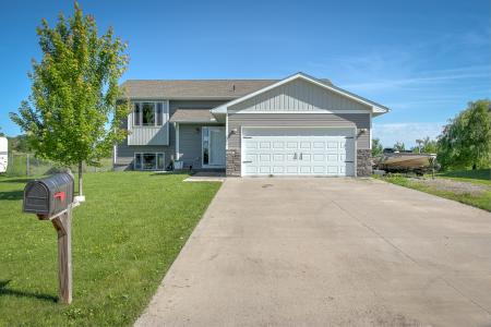 375 Fawn Meadows Way NE, Pine City, Minnesota 55063, USA