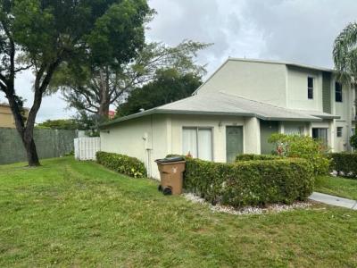 860 Crystal Lake Drive, Deerfield Beach, Флорида 33064, Соединенные Штаты