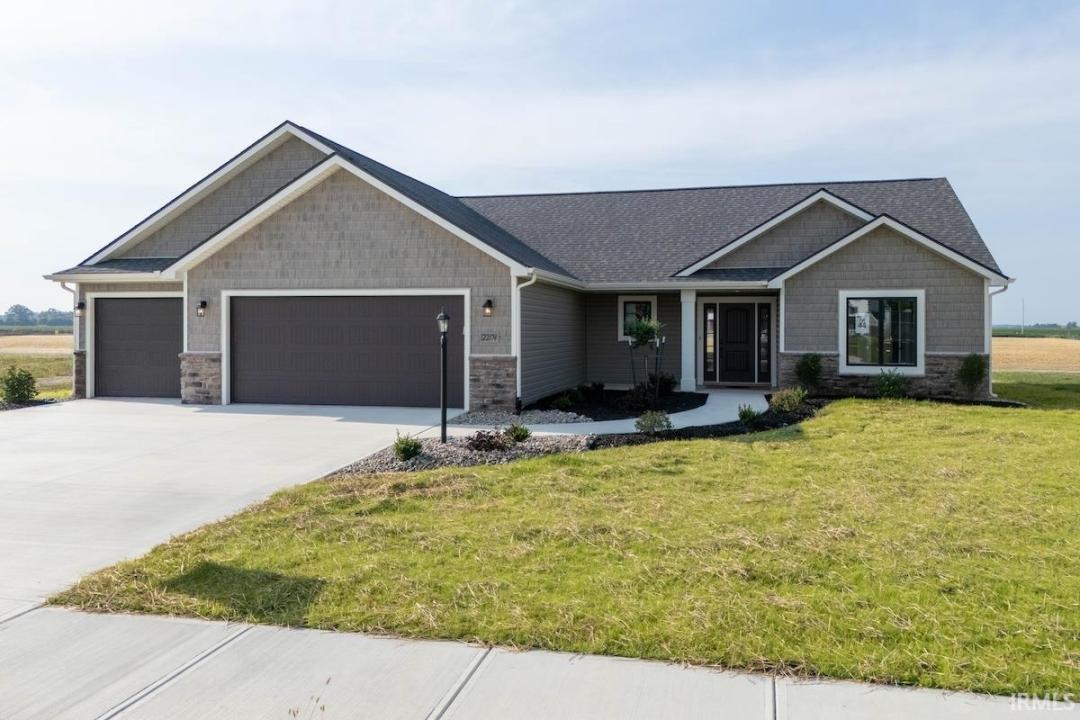 22174 Travertine Run, Woodburn, Indiana 46797