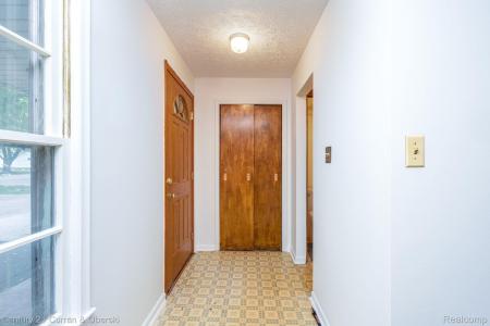 2548 Hearthside Drive, Ypsilanti, Michigan 48198, USA