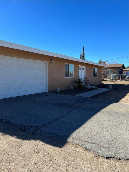 14611 Yucca Street, Hesperia, קליפורניה 92345, ארצות הברית של אמריקה