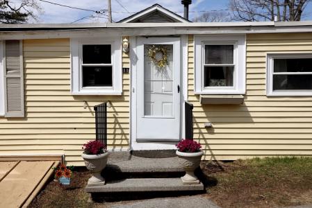 11 Old Andover Rd, North Reading, Massachusetts 01864