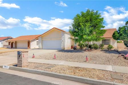 2010 Silver Oak Way, Hemet, Califórnia 92545, Estados Unidos