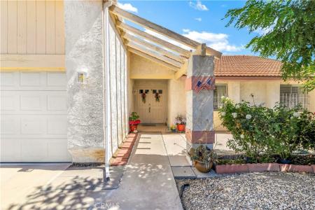 2010 Silver Oak Way, Hemet, Califórnia 92545, Estados Unidos
