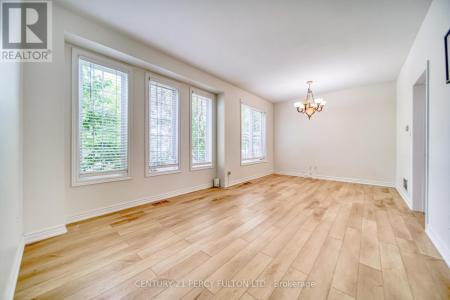 38 MILROY LANE, Markham (cornell), Ontario L6B 1B5, Canadá