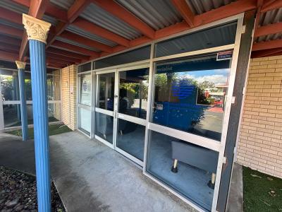 3 and 4/25 Queens Road, Scarness, QLD 4655, Austrália