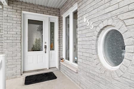 655A Rue Alfred-DesRochers, Boisbriand, كيبيك J7G 3K3, كندا