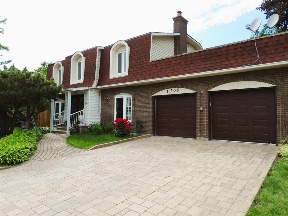 1706 Boul. Rome, Brossard, Quebec J4W 2W1, Canada