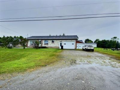 22  Rue de l'Église, Saint-Honoré-de-Témiscouata, Québec G0L 3K0, Canada