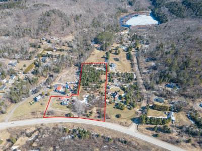 153 Route du Carrefour, Val-des-Monts, Квебек J8N 4E9, Канада