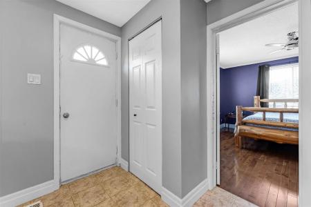 153 Route du Carrefour, Val-des-Monts, Квебек J8N 4E9, Канада