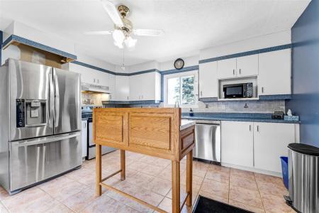 153 Route du Carrefour, Val-des-Monts, Квебек J8N 4E9, Канада