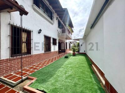 principal Casa en venta con planta eléctrica, pozo de agua en la Urb Nuevos Teques, Los Teques, Miranda 00001, Venezuela