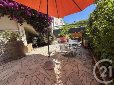 Nimes, Languedoc-Roussillon 30000, Pháp