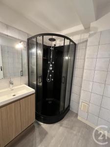 Moulins, Alvernia 03000, Francia