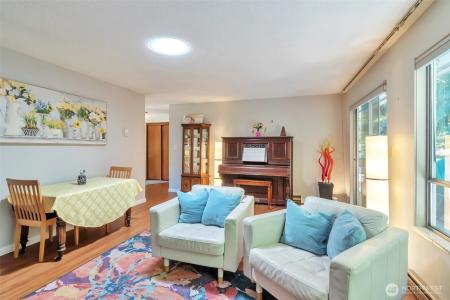 1515 NE 106th Street, Seattle, Washington 98125