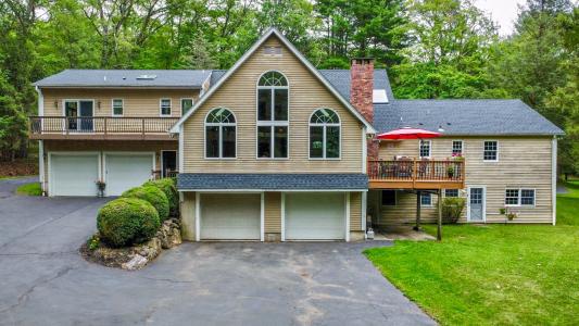 103 Burnt Meadow Rd, Ringwood, New Jersey 07456