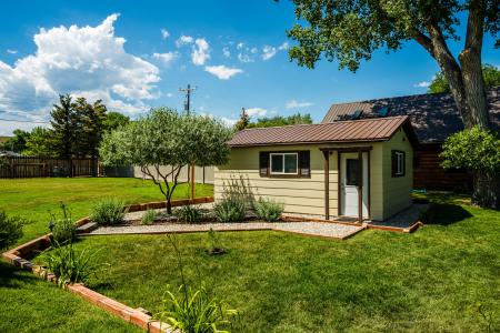 195 Pine Street, Buffalo, Wyoming 82834, USA